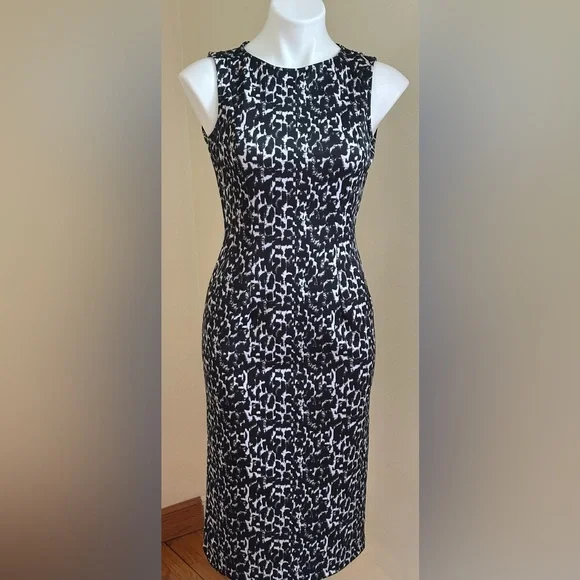 NEW YORK & COMPANY Black & White Sleeveless Bodycon Dress Sz. XS - Picture 1 of 12